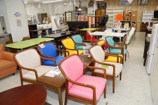 中古家具、家電、雑貨、アウトレット商品を格安販売